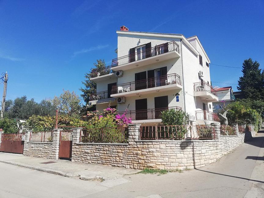 Danyja Apartments Sveti Filip i Jakov Ngoại thất bức ảnh